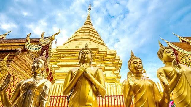 Guru Bahasa Manjat Kuil Budha Sambil Telanjang, Dasar Wong Edan!