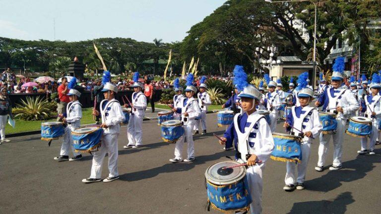 Pengalaman Berasa Seperti Penabuh Genderang Perang Pada Pawai Kemerdekaan Indonesia.