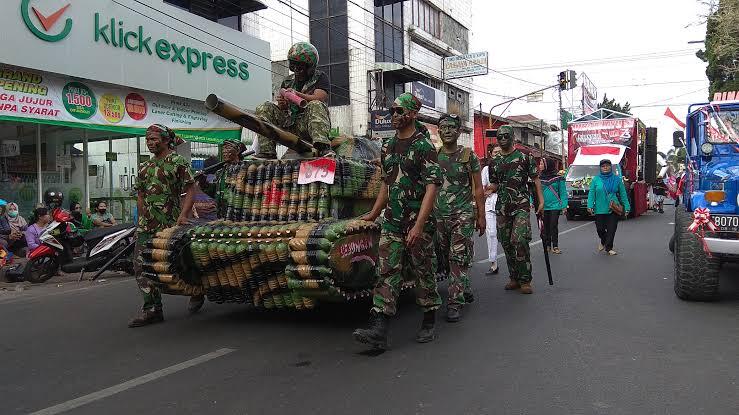 KARNAVAL TUJUH BELASAN YANG DIRINDUKAN