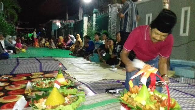 Rinduku Pada Tumpeng Kemerdekaan