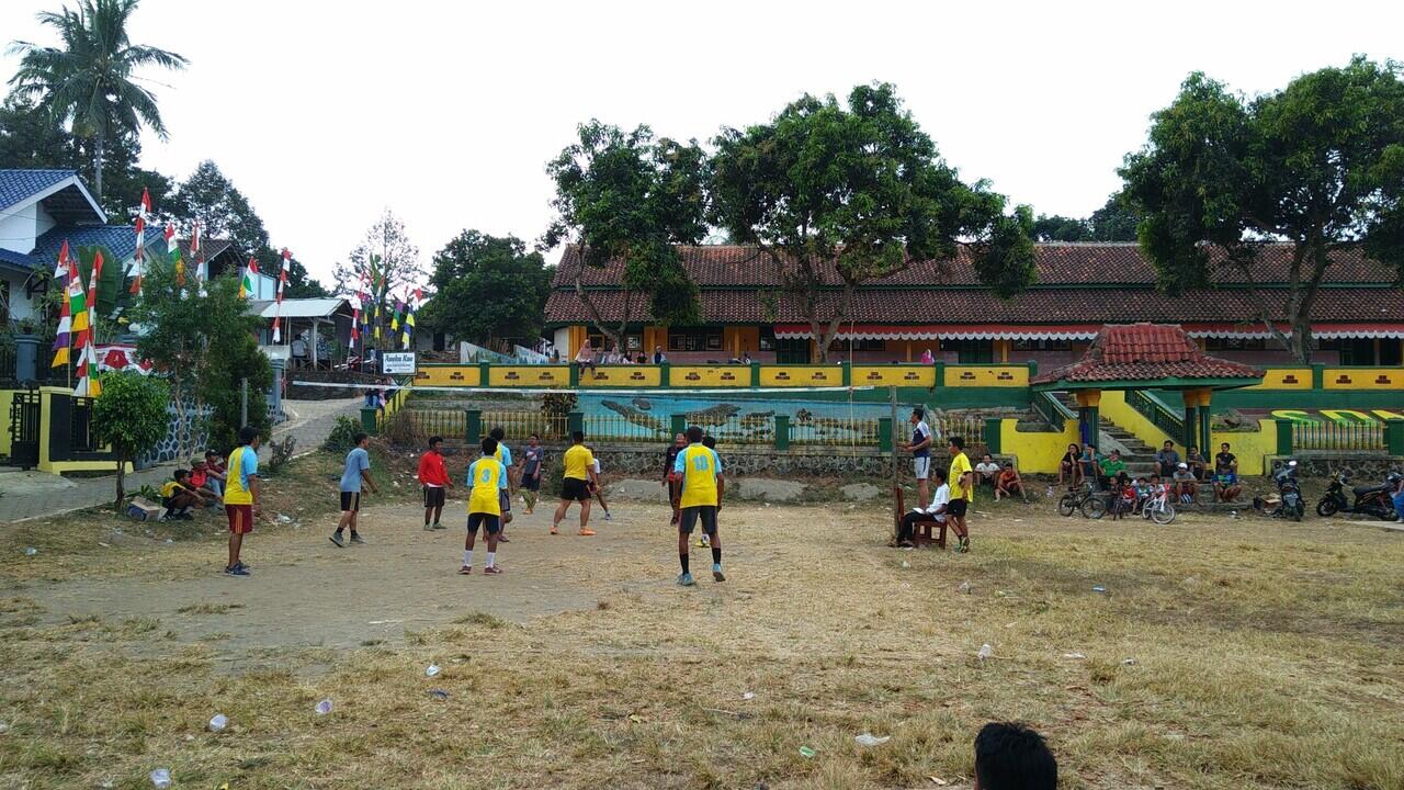 Kerja Keras Berbuah Hasil, Ane Juara Kedua Bola Voli Antar RT !