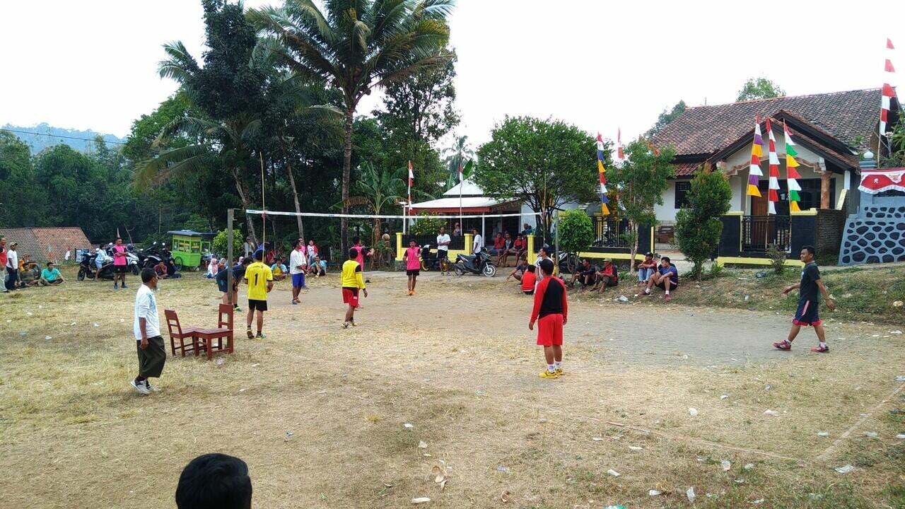 Kerja Keras Berbuah Hasil, Ane Juara Kedua Bola Voli Antar RT !