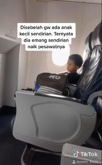 Salut! Anak Kecil Naik Pesawat Sendirian Demi Jenguk Ayahnya Yang Sakit
