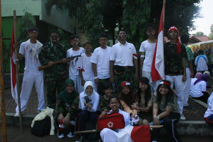 Ikutan Pawai 17an Bareng Satu Sekolah Pas SMA? Ane Pernah!