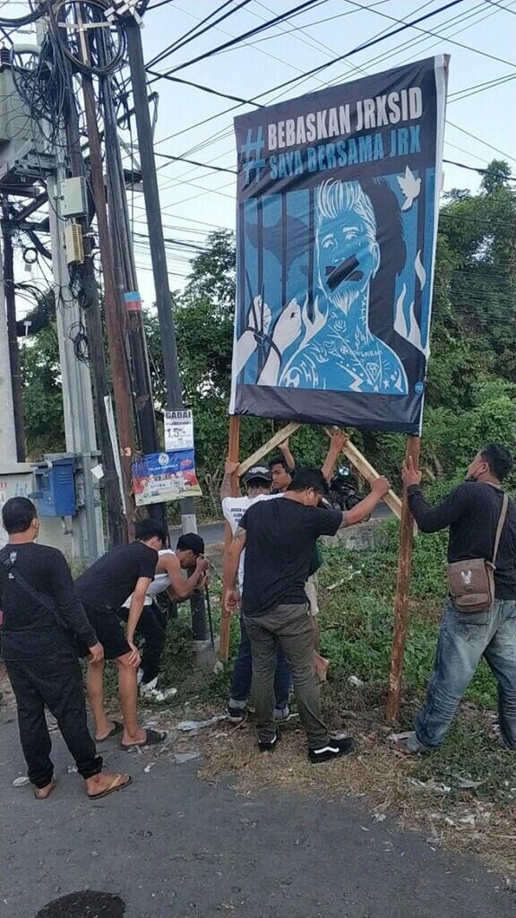 Baliho #BebaskanJerinx di Bali Diturunkan, Pendukung Akan Mengadu ke Komnas HAM