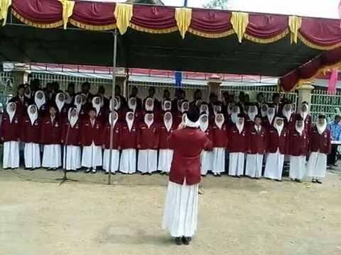 Momen 17-an! Tetap Semangat Nyanyikan Lagu Kemerdekaan Meski Panas Menyengat Badan