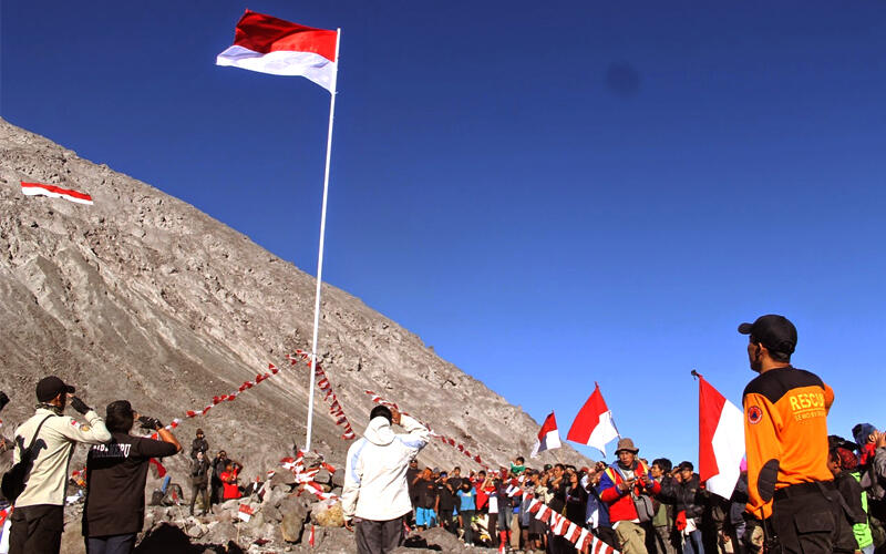 Potret Perayaan Kemerdekaan Indonesia Diatas Gunung, Bikin Iri Lihatnya!