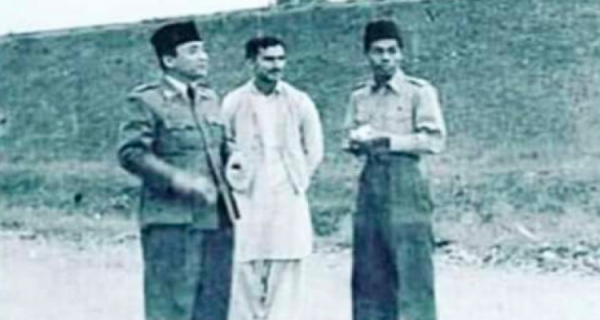 Ada Foto Ayah Habib Rizieq Bersama Bung Karno? Ini Penjelasannya