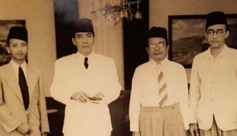 Ada Foto Ayah Habib Rizieq Bersama Bung Karno? Ini Penjelasannya