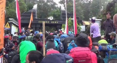 Naik Gunung Dengan Protokol ‘new normal’, Ini Barang Lokal Yang Cocok Untuk Agan-agan