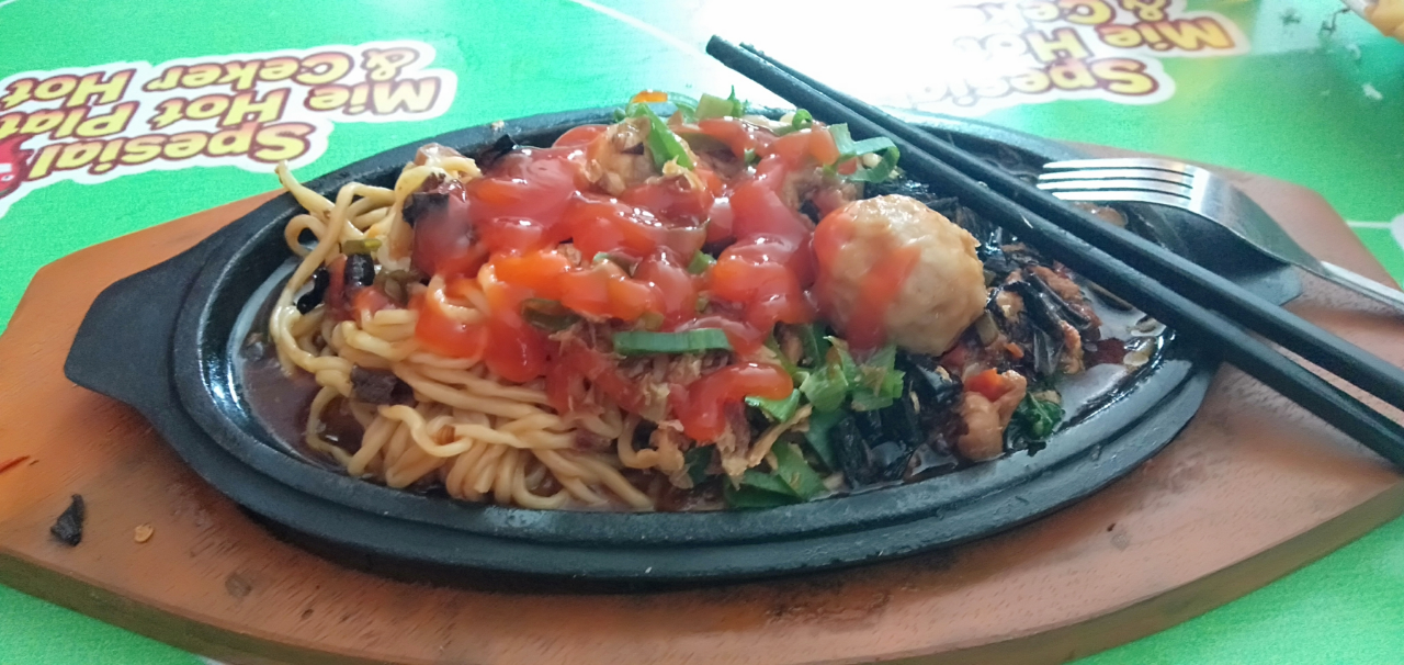 Mantapnya Mie Hot Plate, Hot-nya Sampai Akhir! 