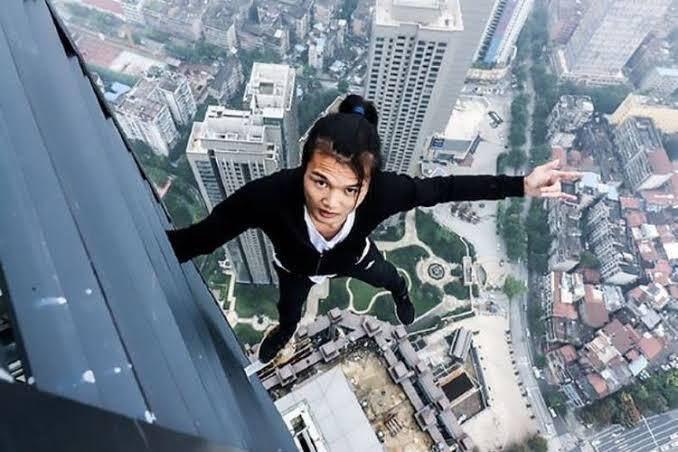 Selfie Berujung Maut, Makanya Lihat Tempat Kalau Selfie.