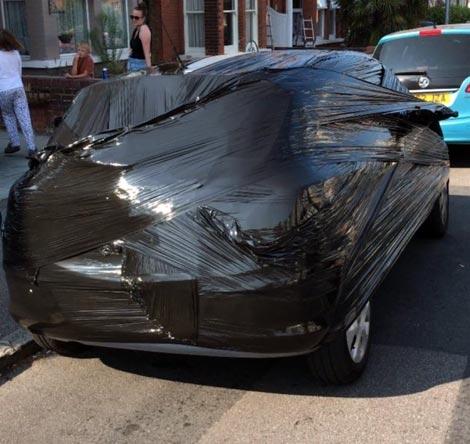 Diluar Negeri Mobil Parkir Di Depan Rumah Orang Kini Nasibnya Bakalan Seperti Ini!