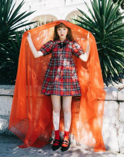 10 Inspirasi Dress Wendy Red Velvet, Feminin Dan Gak Ribet