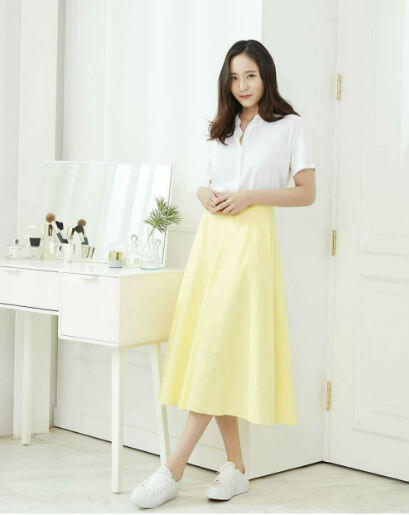 10 Mix And Match Bawahan Rok Krystal Jung, Simpel Dan Modis