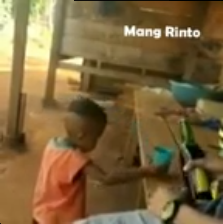 Viral Lagi, Bocah Dicekoki Minuman Keras, Entah Apa yang Merasukinya!