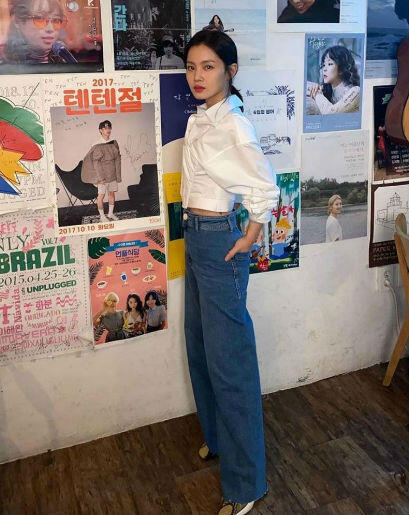 9 Ide Mix And Match Pakai Baggy Jeans Ala KPop Idol