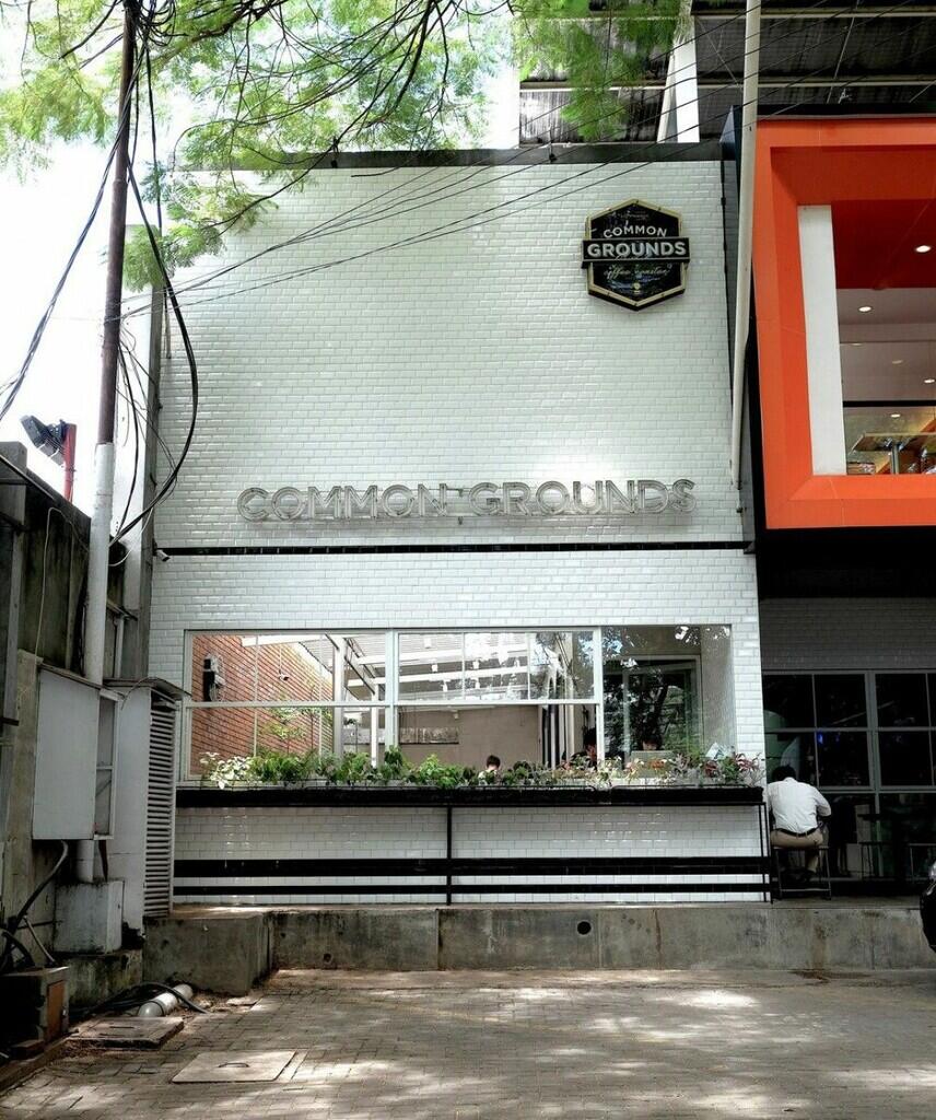 Cafe Tempat Anak-Anak Motor Di Bandung Hangout!!!