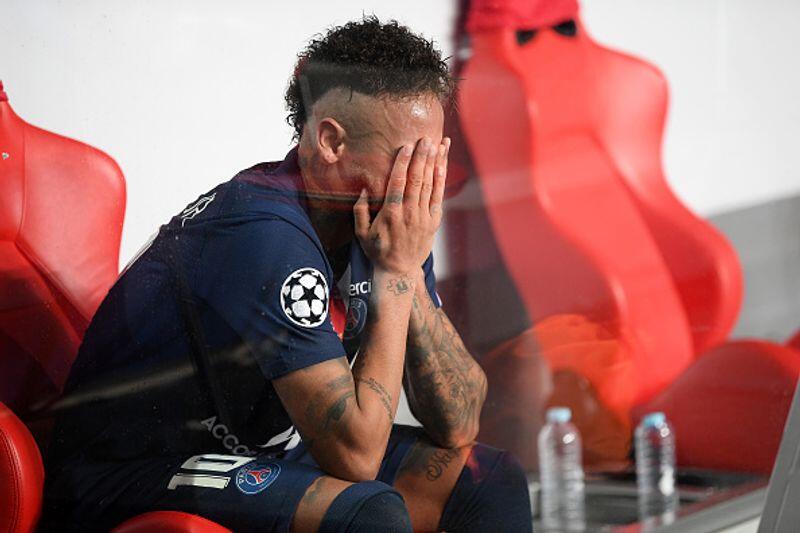 Bayern Menang Fans Tidak Social Distance Dan Pakai Masker, Fans PSG Malah Rusuh