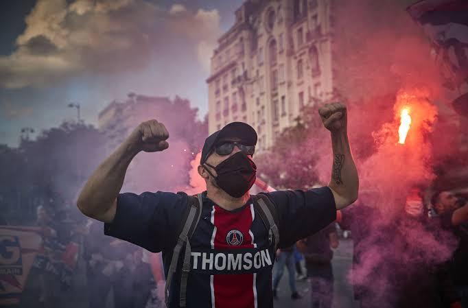 Bayern Menang Fans Tidak Social Distance Dan Pakai Masker, Fans PSG Malah Rusuh
