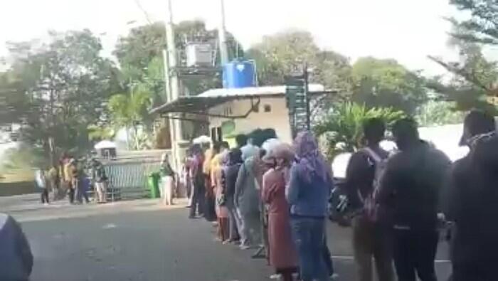 Viral, Masa Pandemi Banyak Orang Ngantri Cerai Di Pengadilan Bandung