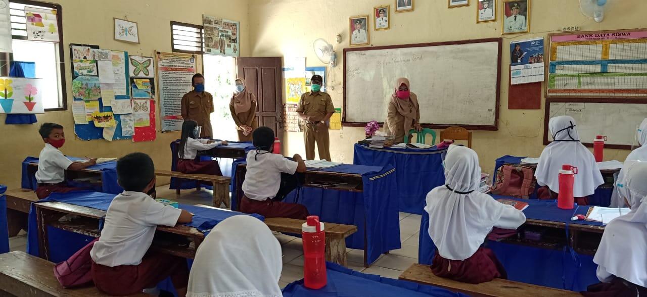 Inilah Dokumentasi Bersekolah Di Masa Pandemi, Semua Serba Ketat! 