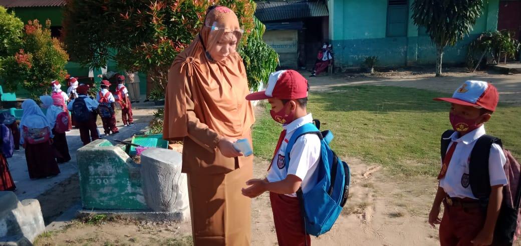Inilah Dokumentasi Bersekolah Di Masa Pandemi, Semua Serba Ketat!