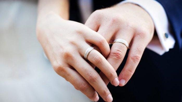 Mantan yang telah BERTUNANGAN.