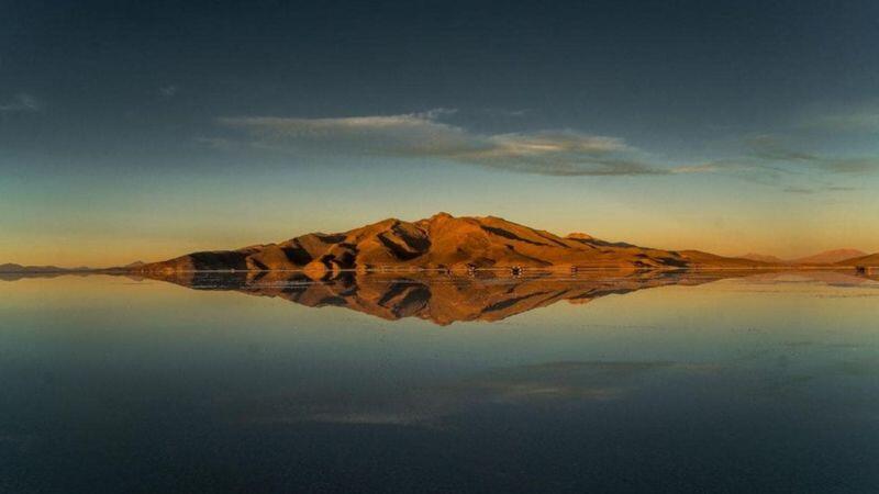 Panorama Pelangi yang Menakjubkan di Padang Garam Bolivia