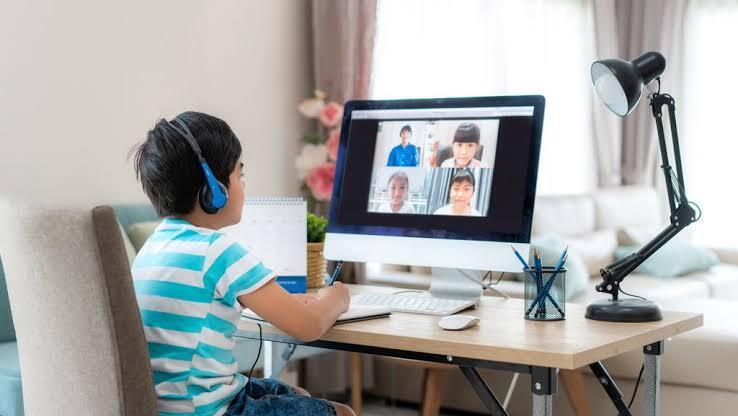 Sekolah Online Bisa Gratis, Terima Kasih Pemerintah!