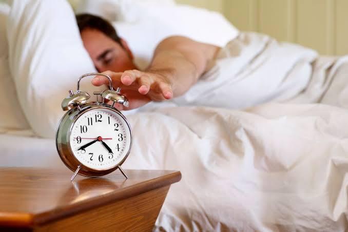 Cara Tidur Ini Memperbaiki Kulit Anda