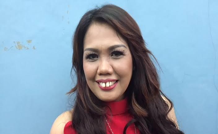 Metamorfosis Elly Sugigi, Beauty is Pain atau Cantik itu Mahal?