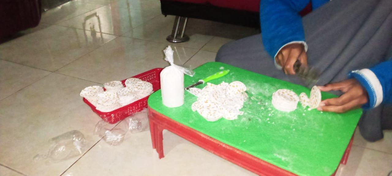 Ekonomi Sulit Di Tengah Pandemi Covid-19, Berwirausaha Kripik Tempe Agar Dapur Ngebul