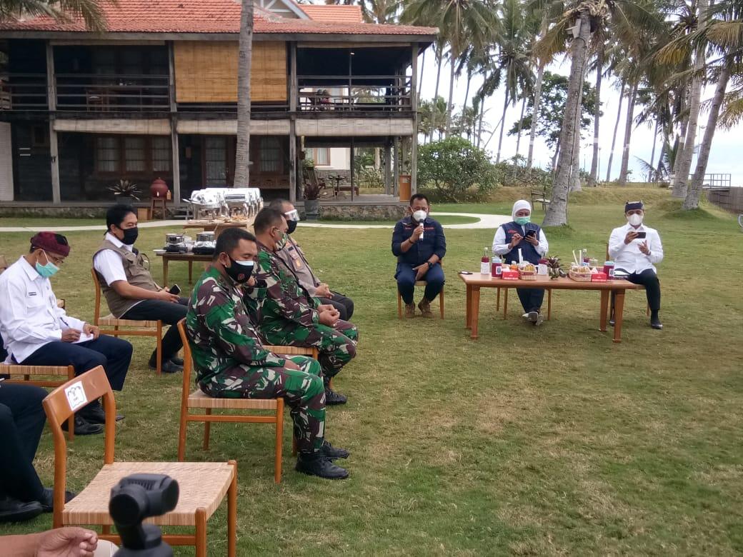 Danlanal Banyuwangi Mendampingi Gubernur Jatim Dalam Percepatan Penanganan Covid-19