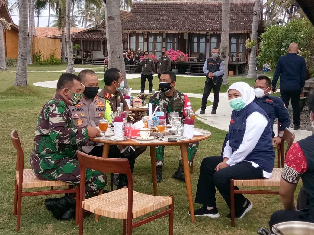 Danlanal Banyuwangi Mendampingi Gubernur Jatim Dalam Percepatan Penanganan Covid-19