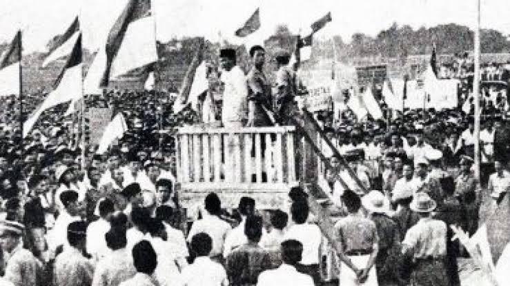 Jakarta Tahun 1945, Upacara Inggris Dan Belanda Di Istana Hindia Belanda