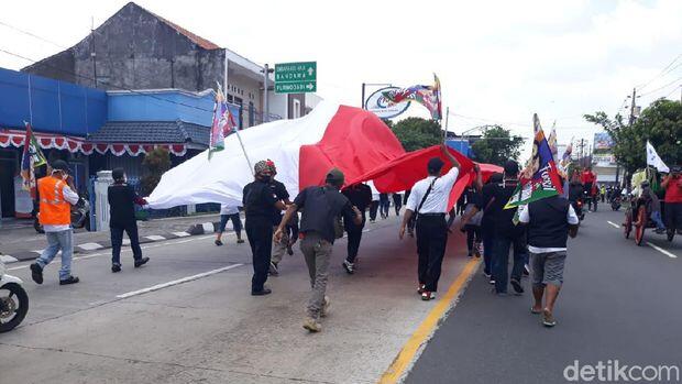 Massa Gibran-Teguh Berkerumun Turun ke Jalan, FX Rudy: Sudah Kita Larang