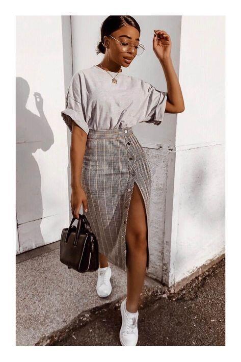 TAMPIL STYLISH, CONTEK 7 TIPS PADU-PADAN ROK & SNEAKER.