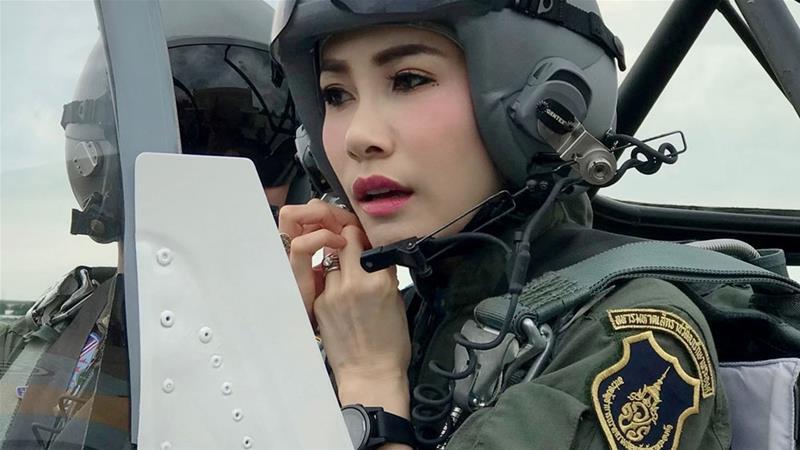 Perwira Militer Cantik Ini Menjadi Selir Raja Thailand