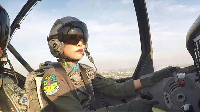 Perwira Militer Cantik Ini Menjadi Selir Raja Thailand
