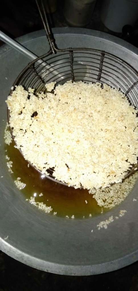 Masih Membuang Nasi Sisa? Mubazir! Mending Diolah Menjadi Camilan
