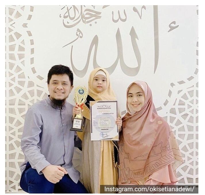 Yuk Intip Pola Pendidikan Anak Ala OKI Setiana Dewi