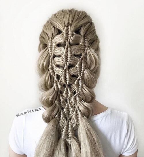 Remaja 17 tahun ini ciptakan model kepangan rambut yang keren banget!