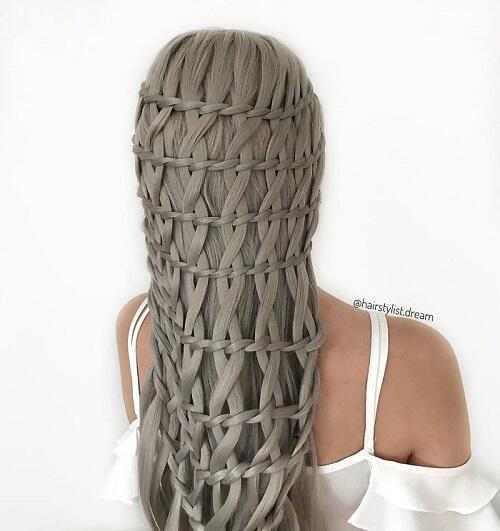 Remaja 17 tahun ini ciptakan model kepangan rambut yang keren banget!