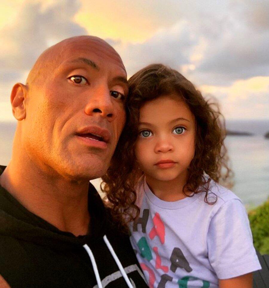 Dwayne Johnson, yang terjangkit corona waktu lalu, kini memasuki proses