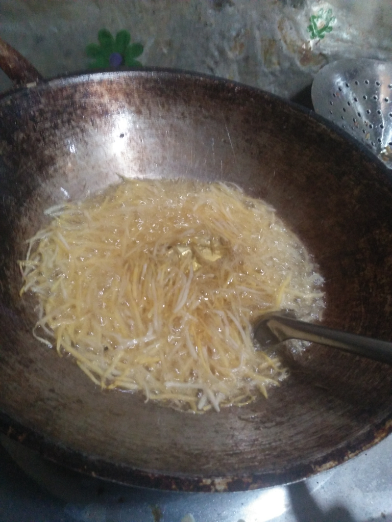 Petani Ubi Harus Kreatif Dimasa Pandemi, Memanfaatkan Hasil Panen yang Kurang Baik