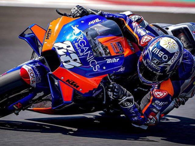 Rider MotoGP Miguel Oliveira Mengumumkan Pertunangan dengan Kakak Tirinya sendiri