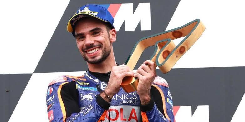 Rider MotoGP Miguel Oliveira Mengumumkan Pertunangan dengan Kakak Tirinya sendiri