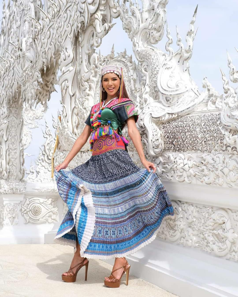 Cantik Dan Anggun, Ini Pesona Gadis Thailand Kenakan Traditional Costume