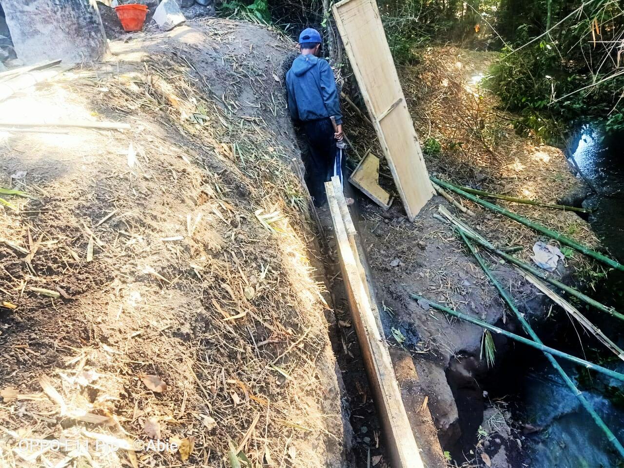 Diduga Pengerjaan Tembok Penyangga Tanah (TPT) Di Tenggarang Bondowoso Amburadul